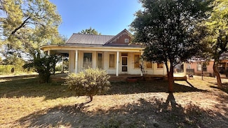 252 Pecan St, San Angelo, TX 76903