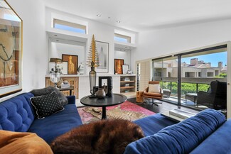 442 E Club Dr, Palm Springs, CA 92262