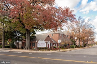 1630 W Abingdon Dr Unit 202, Alexandria, VA 22314