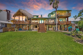 319 W Shore Dr, Kemah, TX 77565