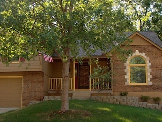 2421 NW Leann Dr, Blue Springs, MO 64014