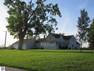 19111 Tustin Rd, Tustin, MI 49688