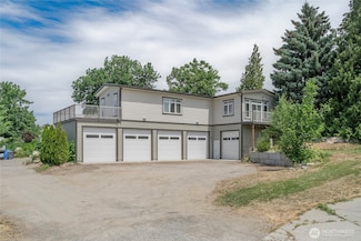 96 17th St NE, East Wenatchee, WA 98802