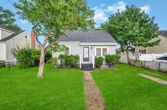 312 Abbington Ct, Copiague, NY 11726