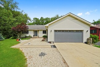2221 N Mcaree Rd, Waukegan, IL 60087