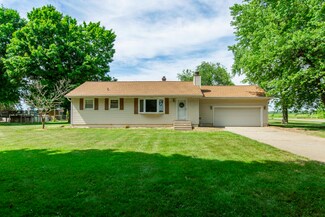24024 Redfield St, Edwardsburg, MI 49112