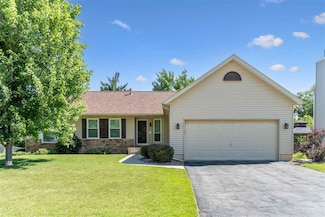 329 Stoney Creek Rd NW, Cedar Rapids, IA 52405