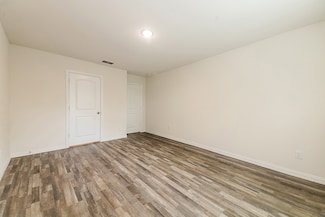 410 Starboard Dr, Gun Barrel City, TX 75156