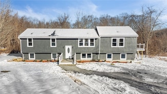 635 Town Farm Rd, Pascoag, RI 02859