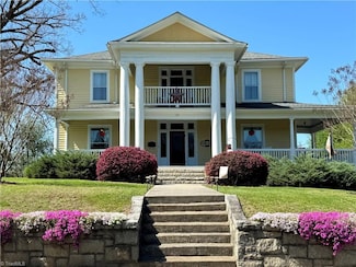 311 Cherry St, Mount Airy, NC 27030