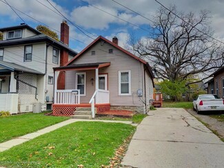 135 Lathrop St, Lansing, MI 48912
