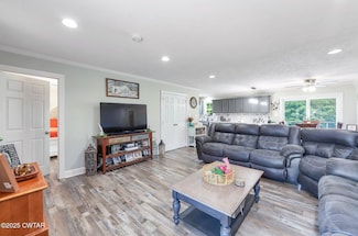 90 Kenny Ln, Selmer, TN 38375