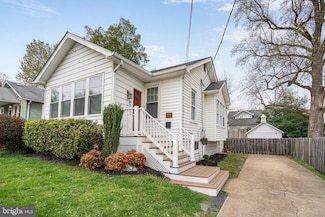 11 W Caton Ave, Alexandria, VA 22301