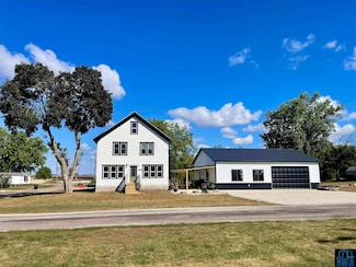 205 E 2nd St, Meriden, IA 51037