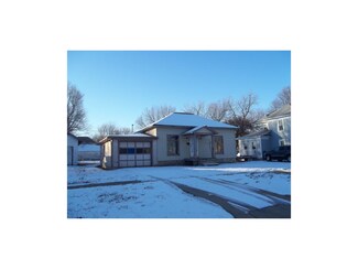 310 W 2nd Ave, Garnett, KS 66032