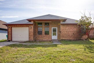 163 N Mccampbell St, Aransas Pass, TX 78336