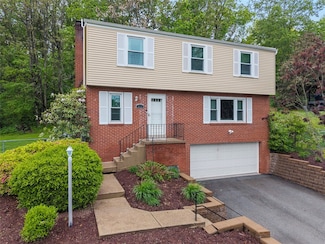 215 E Edgewood Dr, Mc Murray, PA 15317