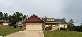 20 Hawkcrest Ct, Travelers Rest, SC 29690