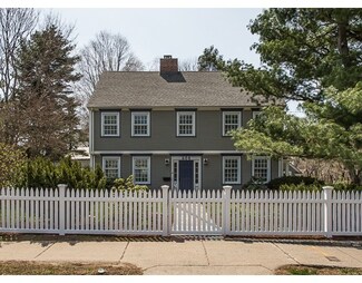 284 Woodward St, Waban, MA 02468