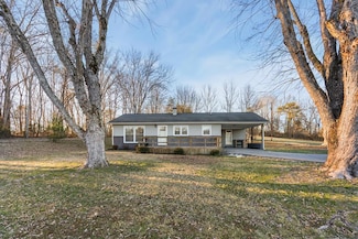 10440 McMinnville Hwy, Quebeck, TN 38579