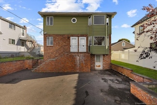 88 Horton St Unit 2ND Floor, Stamford, CT 06902