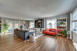 2904 Golfing Green Dr, Dallas, TX 75234