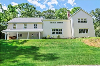 220 Burr St, Fairfield, CT 06824