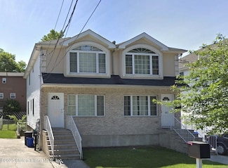 60 8th St Unit B, Staten Island, NY 10306