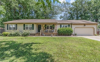 1305 Lake Point Ct, Chesapeake, VA 23320