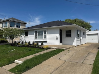 74 Bermuda St, Atlantic Beach, NY 11509