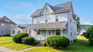 820 E 2nd St, Nescopeck, PA 18635