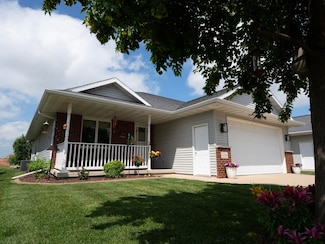 428 W Elm Dr, Little Chute, WI 54140