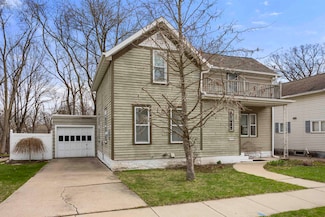 526 N Vine St, Appleton, WI 54911