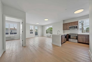 1 Center St Unit 202, Clifton, NJ 07011