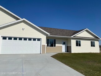 702 9th St NW, Frazee, MN 56544