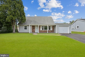 43 Express Ln, Willingboro, NJ 08046