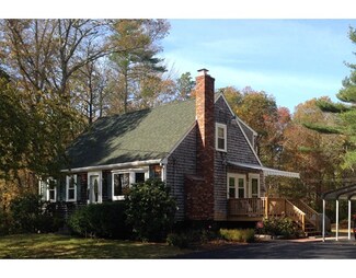 635 Marys Pond Rd, Rochester, MA 02770