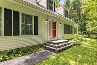17 Church Rd, Huntington, MA 01050