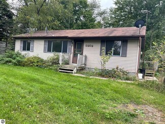 5959 Schafin Dr, Weidman, MI 48893