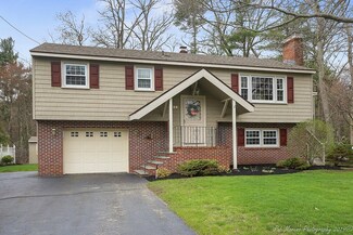 23 Ackerman St, Salem, NH 03079