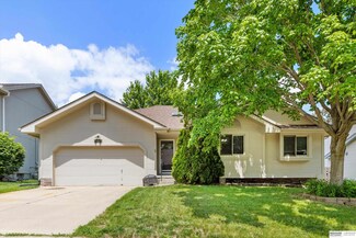15212 Emmet St, Omaha, NE 68116