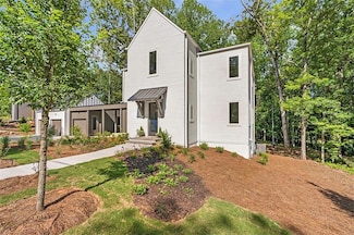 135 Cedarwood Ln, Roswell, GA 30075