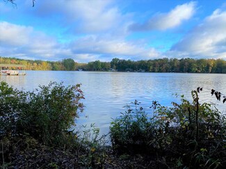 1002 Eagles Harbor Dr, Hodges, SC 29653
