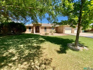 7612 N Plainfield Dr, Hobbs, NM 88242