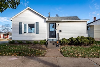 2042 Liberty St, La Crosse, WI 54603