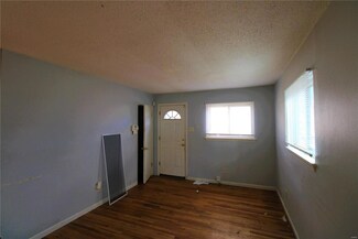 10405 Lord Dr, Saint Louis, MO 63136