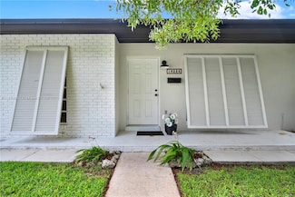 18225 SW 94th Ave, Palmetto Bay, FL 33157