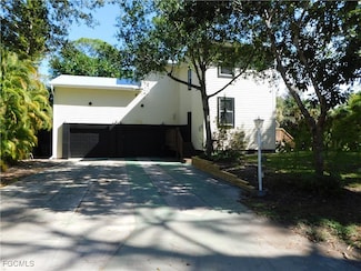 16990 Laurelin Ct, North Fort Myers, FL 33917