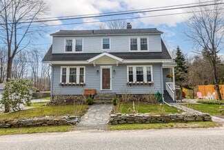 12 Stonybrook Rd, Cape Elizabeth, ME 04107