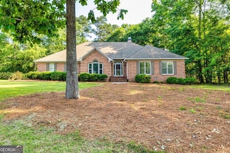 195 Youngs Cir, Fayetteville, GA 30215